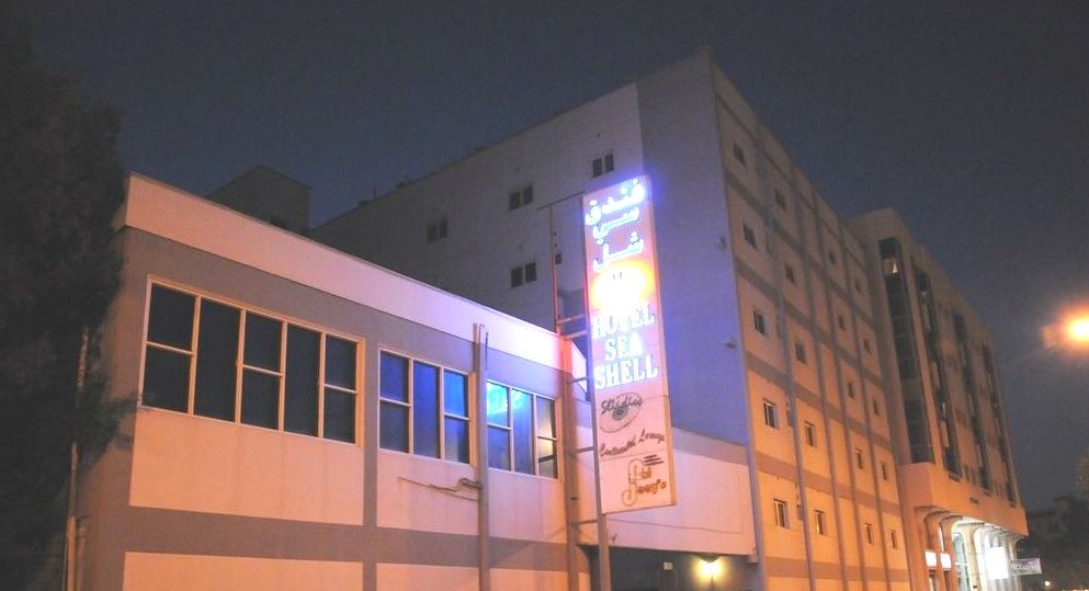 Sea Shell Hotel Manama Exteriör bild